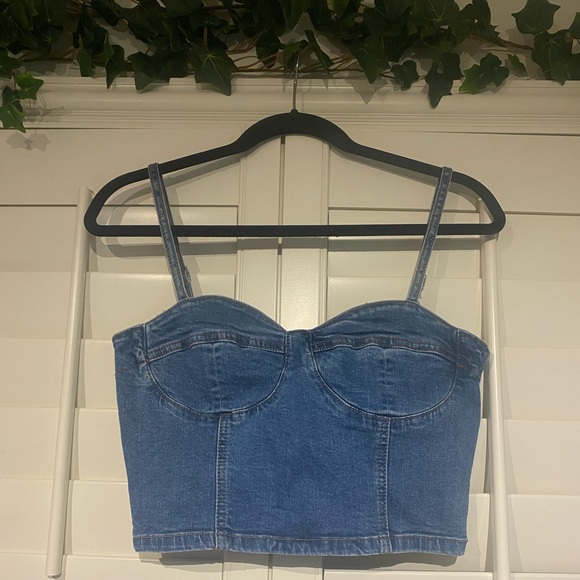 PacSun Tops - Bombshell crop top